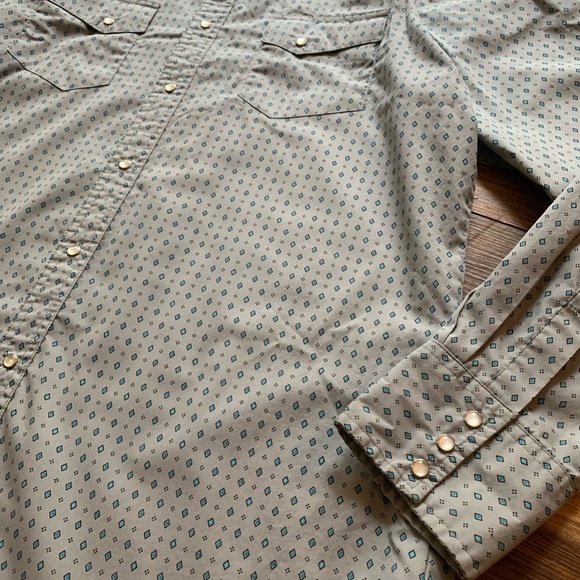Men's Wrangler Wrancher Pearl Snap Size L Grey With Blue Diamonds - Picture 3 of 15